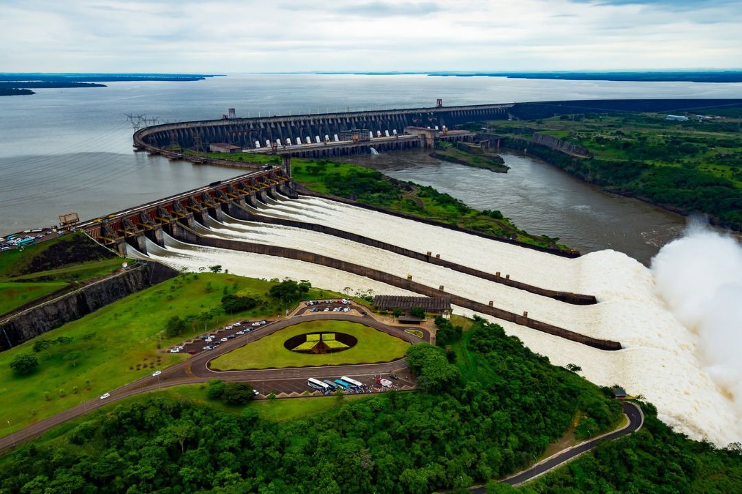 Itaipú destinará USD 5,3 millones a guardias privados con beneficios VIP