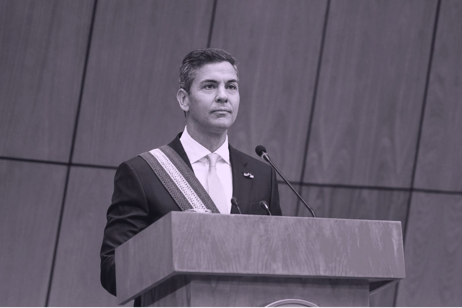 Peña presentó su tercer informe al Congreso y defendió el rumbo de su Gobierno