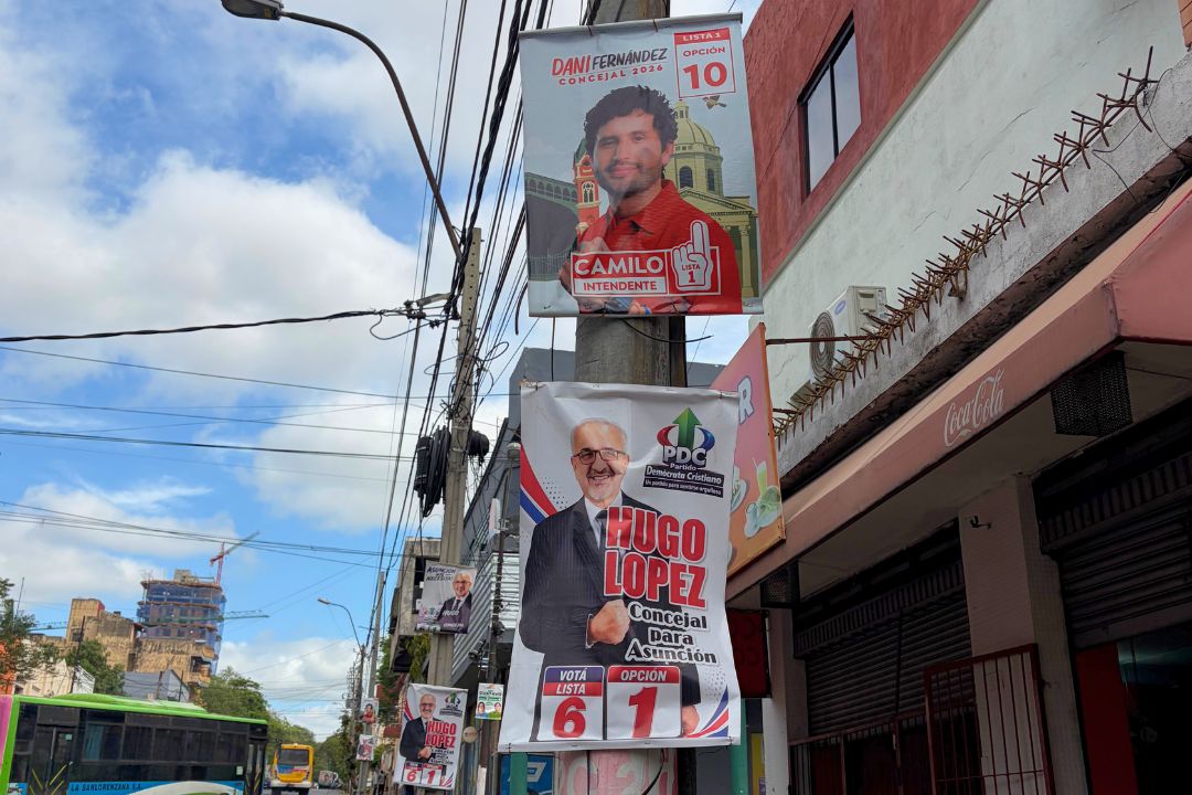 La Municipalidad de Asunción debe retirar carteles electorales ilegales, pero siguen en postes de la ANDE